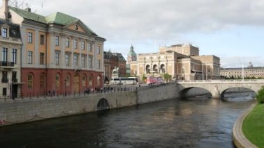 Stockholm 'deki Riksbron Köprüsü manzarası
