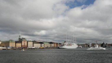 Gamla Stan Stockholm İsveç 'te gemi rüzgârı sörfü