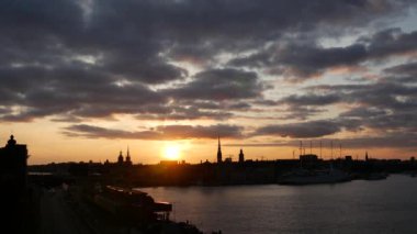 İsveç 'te günbatımı Stockholm silueti
