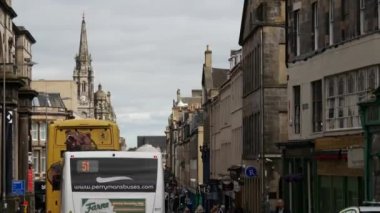 Edinburgh İskoçya 'da otobüslerin ve diğer trafiğin zaman aşımına uğraması
