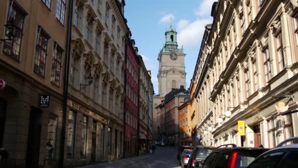 Calle Gamla Stan Con Iglesia Del Palacio Real Fondo Estocolmo — Vídeo de stock