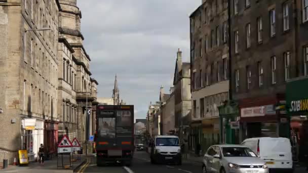 Upływ Czasu Autobusów Innych Rodzajów Ruchu Starym Mieście Szkocja Edynburg — Wideo stockowe