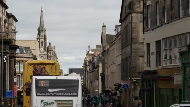 Período Tempo Autocarros Outros Transportes Cidade Velha Edimburgo Escócia — Vídeo de Stock