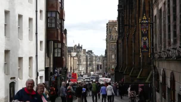 Tijd Verstrijken Van Menigte Oude Binnenstad Van Edinburgh Schotland — Stockvideo