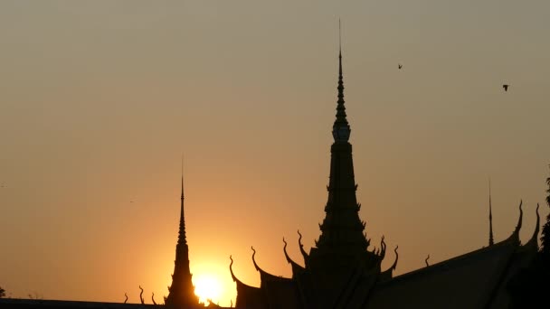 Zblízka Západu Slunce Královském Paláci Phnom Penh Kambodži — Stock video