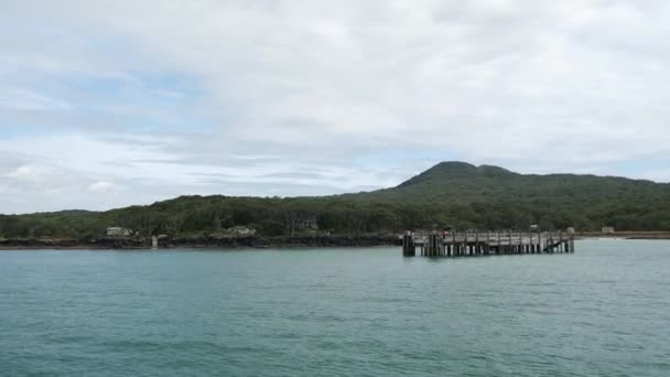 Ferry Arriving Rangitoto Island Auckland New Zealand — Stock Video