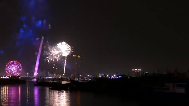 Ponte Trn Roda Sol Com Fogos Artifício Celebrando Ano Novo — Vídeo de Stock