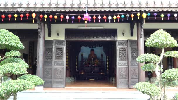 Ingresso Del Tempio Con Lanterne Alla Pagoda Chuc Thanh Hoi — Video Stock