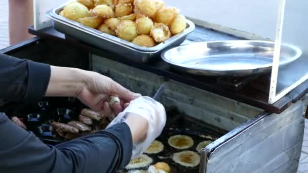 Förbereda Banh Khot Mini Salta Kokos Pannkaka Hoi Vietnam — Stockvideo