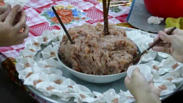 Preparación Rosa Blanca Hoa Hong Trang Restaurante Hoi Vietnam — Vídeo de stock