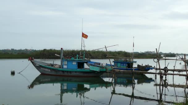 Fiskebåtar Morgonen Hoi Vietnam — Stockvideo