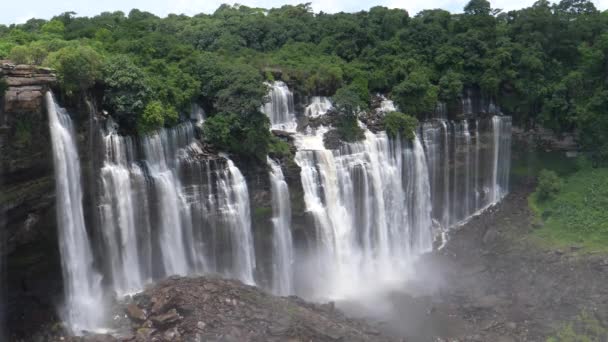 Correntes Água Cair Nas Cataratas Kalandula Angola — Vídeo de Stock