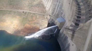 Lesotho 'daki Malibamat' so Nehri 'ndeki Katse Barajından Pan.