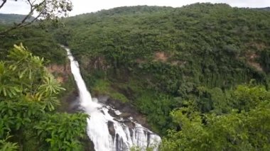 Gine, Afrika 'daki Sala Şelaleleri