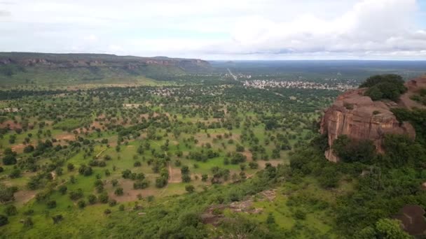 Pan Del Paisaje Alrededor Del Arco Kamandjan Siby Mali África — Vídeos de Stock