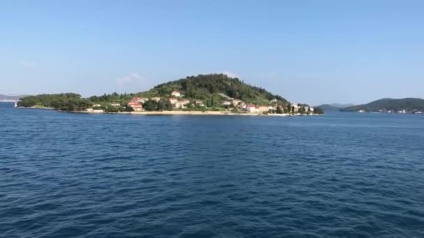 Départ de Preko et de l'île de Ugljan en Croatie 