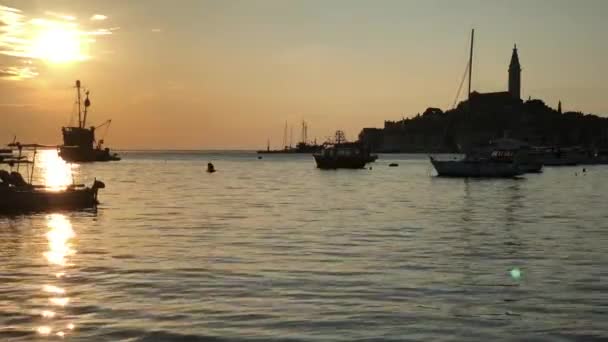 Gün Batımında Rovinj Hırvatistan Silüeti — Stok video