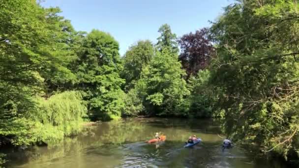 Kanufahren Durch Den Park Braunschweig — Stockvideo