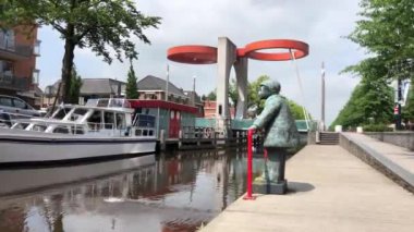 Stadskanaal, Groningen Hollanda 'daki Krinkiespijer (Kringetjesspuwer) heykeli