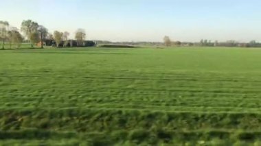 Hollanda 'dan geçerken trenden görünüm