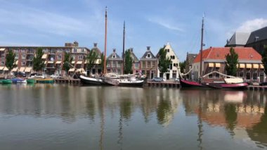 Harlingen 'deki Zuiderhaven, Friesland, Hollanda