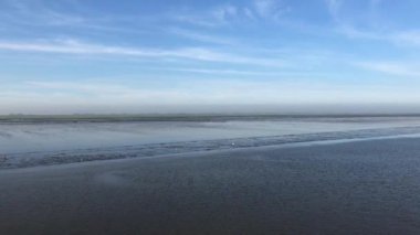 Hollanda, Friesland 'daki Wadden Denizi' ne yelken açmak.