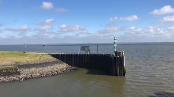 Auslaufen Aus Dem Hafen Von Lauwersoog Friesland Niederlande — Stockvideo