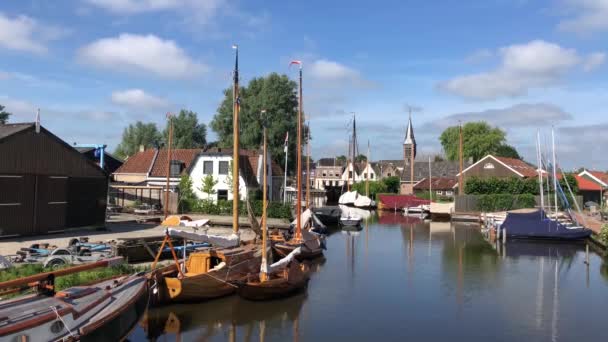 Kanal Mit Holzsegelbooten Heeg Friesland Niederlande — Stockvideo