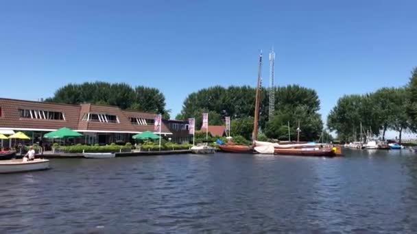 Zeilen Naar Veenhoepel Friesland — Stockvideo