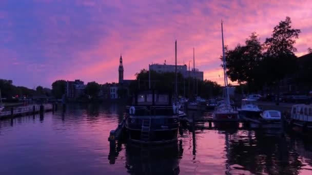 日落在荷兰格罗宁根的Oosterhaven — 图库视频影像