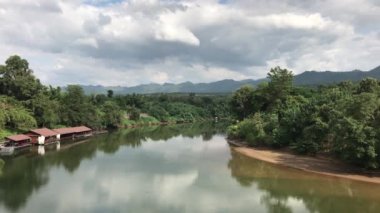 Nehir Kwai, Amphoe Sai Yok, Kanchanaburi Tayland