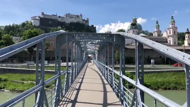Walking Mozartsteg Bridge Salzburg Austria — Stock Video