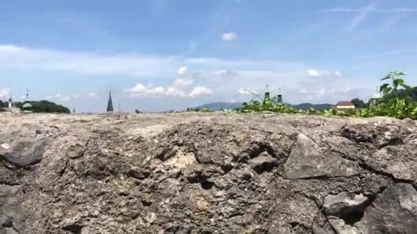 Opgebouwd Vanaf Een Oude Stadsmuur Van Salzburg Oostenrijk — Stockvideo