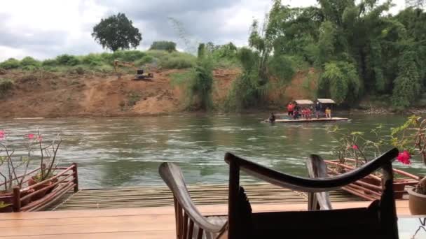 Tourist Bamboo Raft Passing River Kwai Thailand — Stock Video