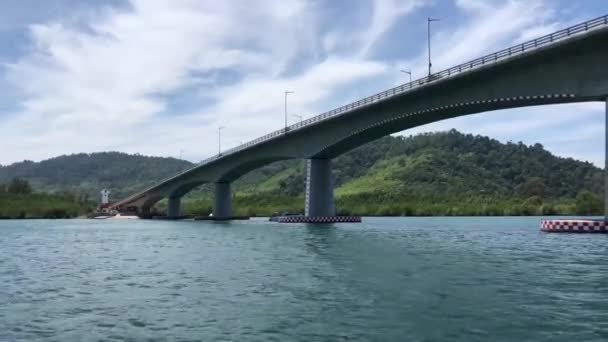 Plachtění Pod Mostem Siri Lanta Koh Lanta Thajsko — Stock video