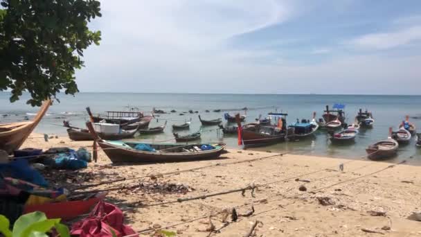 Vissersboten Aan Het Strand Koh Lanta Thailand — Stockvideo