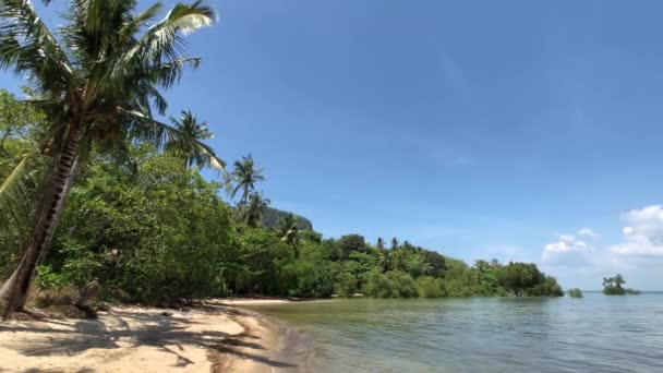 Plage sur l'île de Koh Mook en Thaïlande