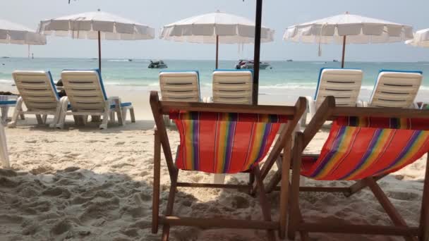 Strandstoelen Sai Kaew Beach Koh Samet Thailand — Stockvideo