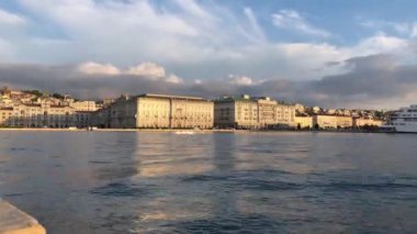 Trieste İtalya 'nın ufuk çizgisinde zaman aşımı
