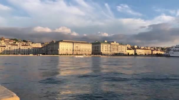 Розпад Часу Горизонту Трієста Італії — стокове відео