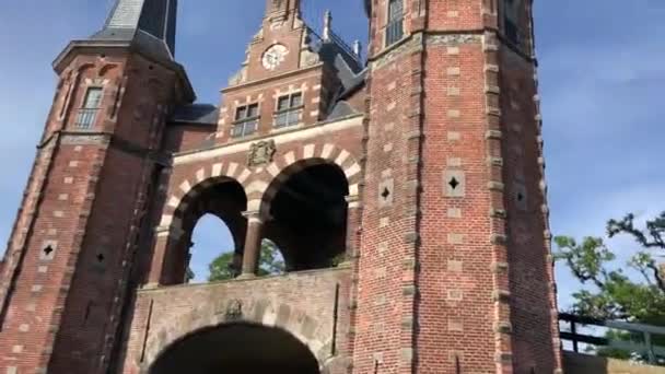 Close Passing Watergate Sneek Friesland Nizozemsko — Stock video
