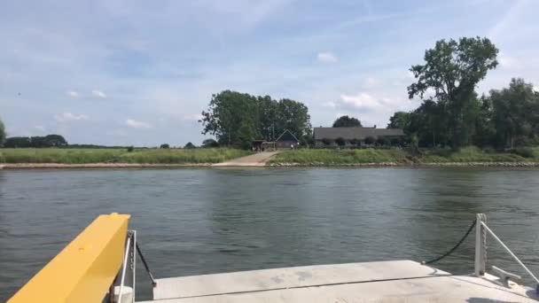 Ferry Cruzando Ijssel Entre Brummen Bronkhorst Gelderland Países Baixos — Vídeo de Stock