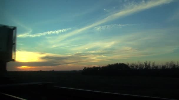 トロントからバンクーバー カナダへの列車ツアー中の日没の景色 — ストック動画