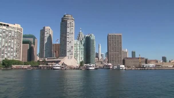 离开加拿大多伦多市中心的渡船 — 图库视频影像