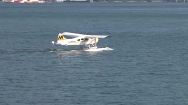 Vancouver limanından kalkan yüzen uçak, British Columbia, Kanada