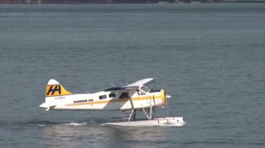 Vancouver limanından kalkan yüzen uçak, British Columbia, Kanada