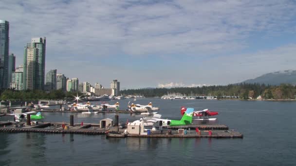 在加拿大不列颠哥伦比亚省温哥华港起飞的水上飞机 — 图库视频影像