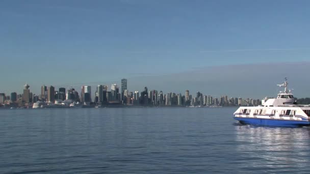 Kanada Feribotu Vancouver Şehir Merkezine Gidiyor — Stok video