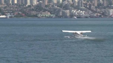 Vancouver limanından kalkan yüzen uçak, British Columbia, Kanada