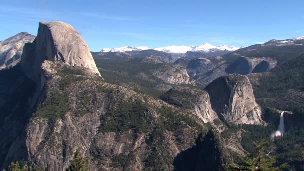 Ancora Dal Paesaggio Del Parco Nazionale Dello Yosemite Con Cascata — Video Stock